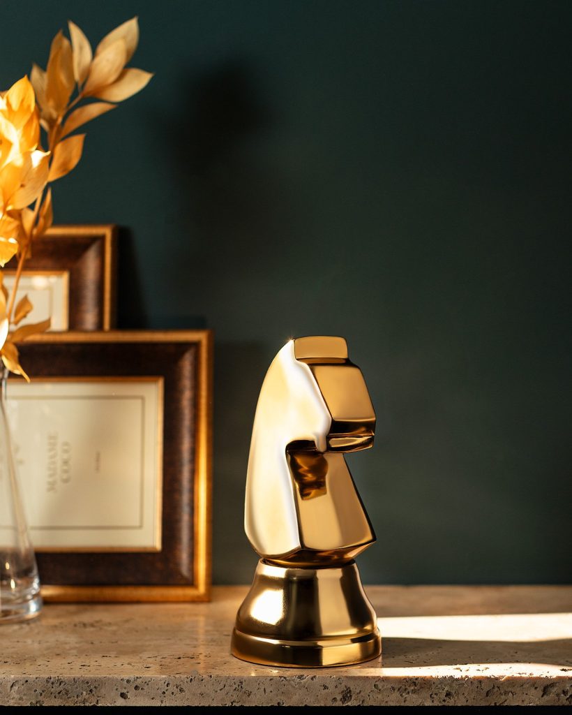 مجسمه le cavalier biblo